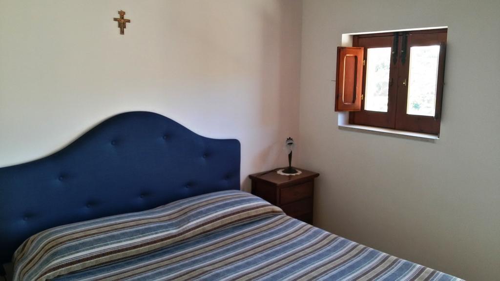 Bed and Breakfast La Suma Sumalia Noto Habitación foto